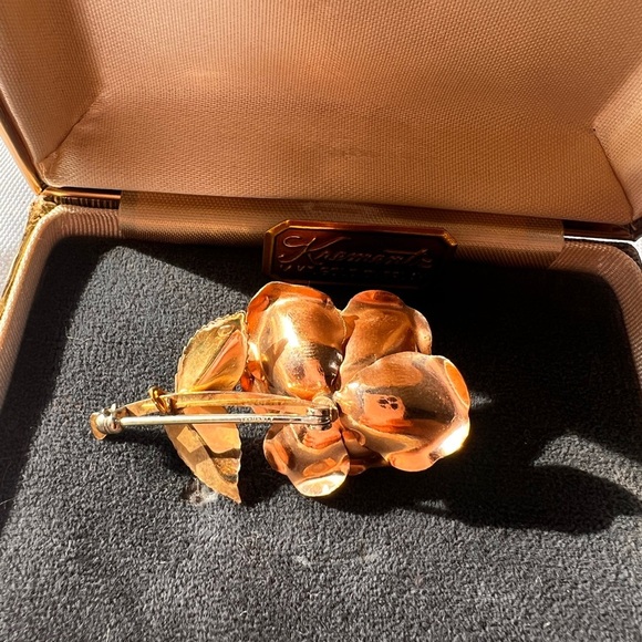 Krementz Brooch rose gold 14k overlay Carved in box  Vintage - Picture 4 of 4